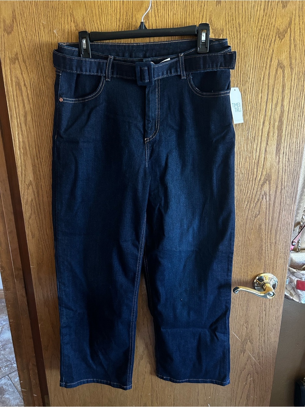 Time & Tru Dark Blue Women’s High-Rise Straight Jeans with Belt. NWT